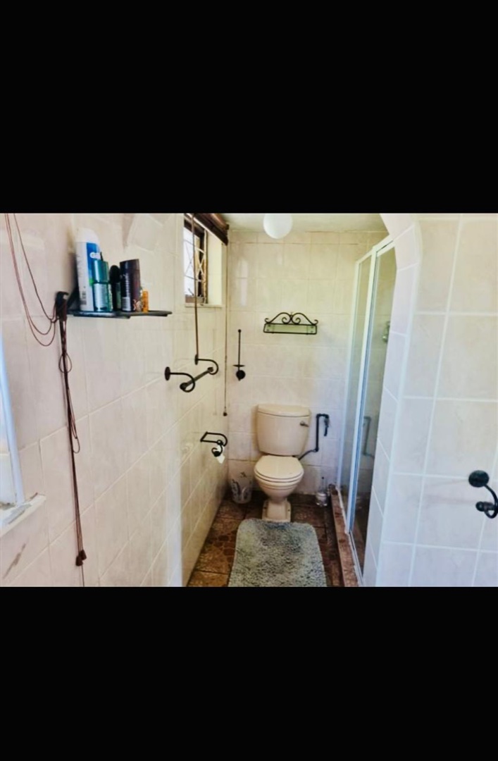 6 Bedroom Property for Sale in Gonubie Eastern Cape